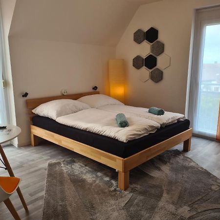 Lichtdurchflutetes Zimmer - Mainwiesen Waldbuttelbrunn Esterno foto