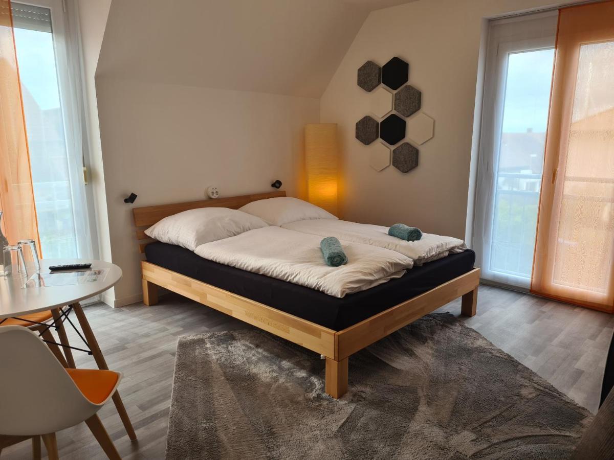 Lichtdurchflutetes Zimmer - Mainwiesen Waldbuttelbrunn Esterno foto